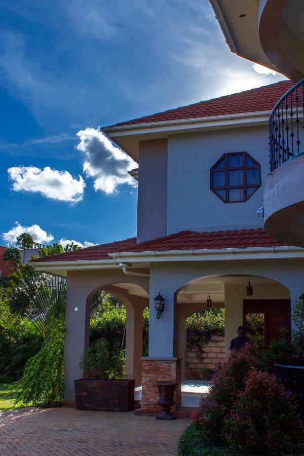 Akasu Bed And Breakfast Kampala Dış mekan fotoğraf