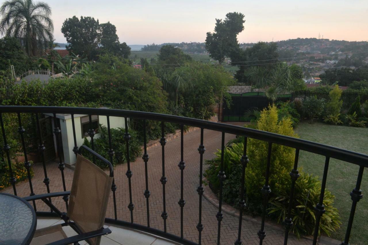 Akasu Bed And Breakfast Kampala Dış mekan fotoğraf